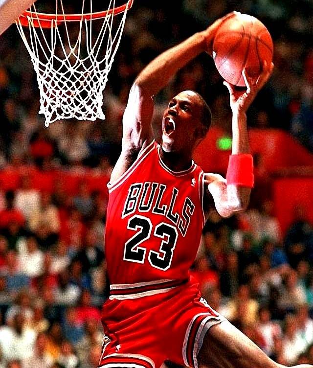 张伯伦代表阿森纳U21出战曼联U21，8年后再为枪手比赛