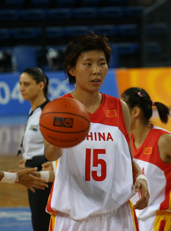 詹姆斯公开出生精确时间，东契奇调侃：我41岁可能得一瘸一拐走路