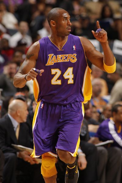 棒球场上的物理学打击初速与飞行弧度间的黄金比例