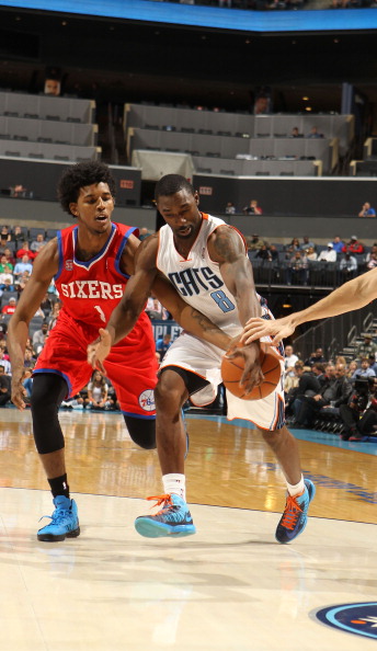 足球亚洲杯官方宣布采用新技术球衣，轻至68克